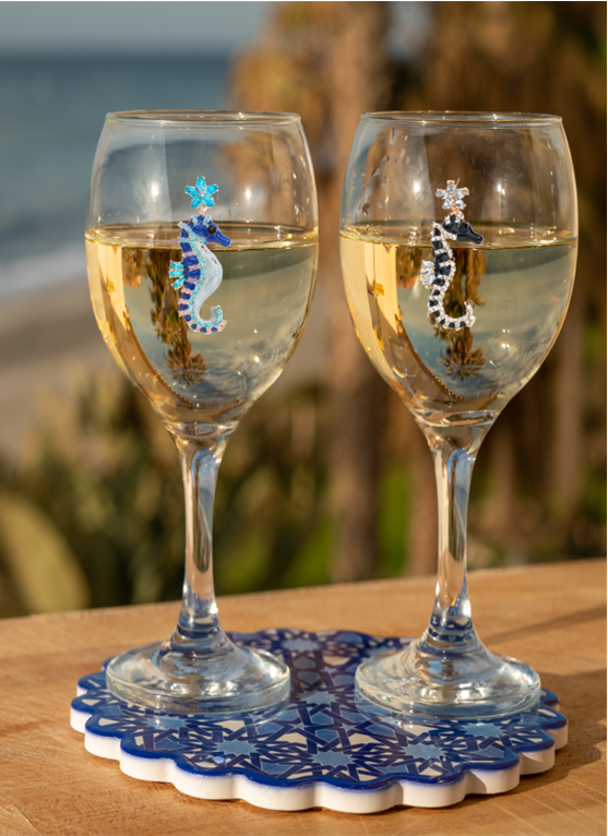Seahorses Magnetic Charm Tipsy Sip – Beach Collection